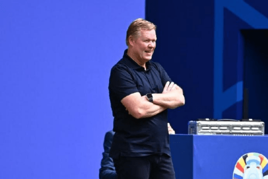 滕哈赫,曼联球迷厚,爱铭记,永利皇宫app,永利皇宫app官方,永利皇宫app官网,永利皇宫app入口,永利皇宫app登录