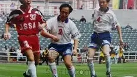 “曼联与纽卡斯尔战成平手，圣马克西曼闪电进球，卡瓦尼替补登场追平比分”